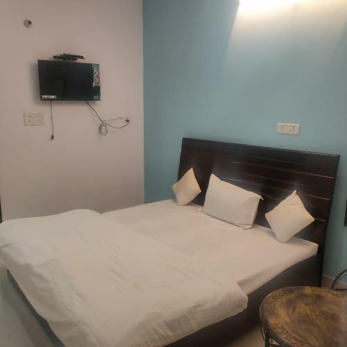 Hotel Holiday Inn By Wb Inn