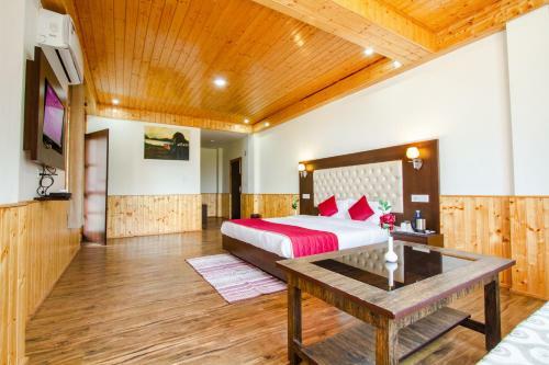 Villa Saffronstays The Mont Arcadia