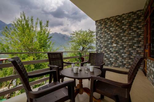 Villa Saffronstays The Mont Arcadia