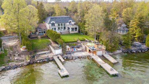Villa Luxury Lake Simcoe Waterfront Cottage