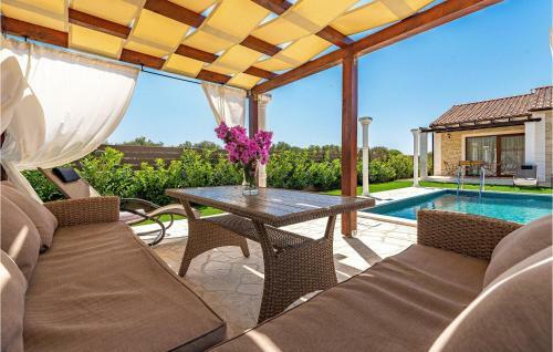 Nice Home In Bibinje With 2 Bedrooms