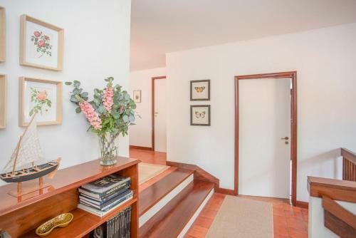 Liiiving In Moledo - Beach & Garden Villa