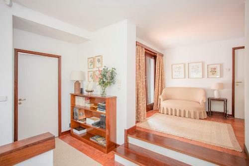 Liiiving In Moledo - Beach & Garden Villa