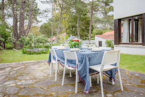 Liiiving In Moledo - Beach & Garden Villa
