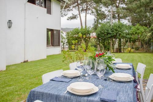 Liiiving In Moledo - Beach & Garden Villa