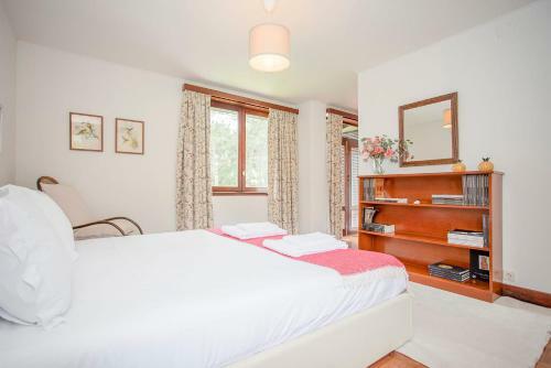 Liiiving In Moledo - Beach & Garden Villa