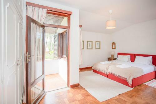 Liiiving In Moledo - Beach & Garden Villa
