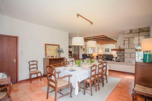 Liiiving In Moledo - Beach & Garden Villa