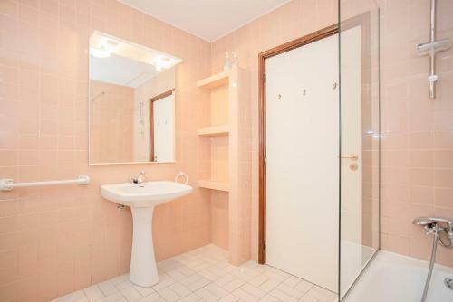 Liiiving In Moledo - Beach & Garden Villa