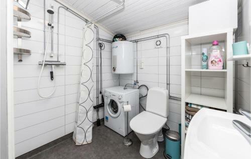 Amazing Home In Isfjorden With 2 Bedrooms