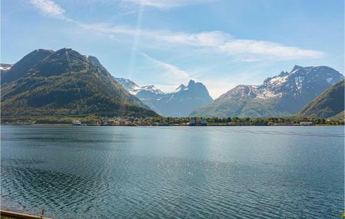 Amazing Home In Isfjorden With 2 Bedrooms