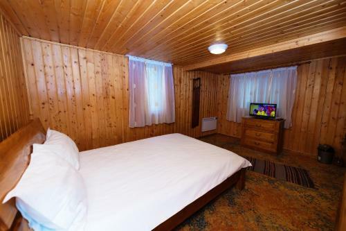 Posada Pensiunea Stejarul Lui Andrei- Eagle's Nest Chalet