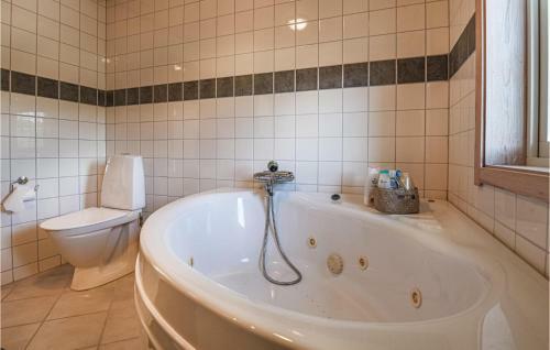 Amazing Home In Str�mstad With Wifi And 4 Bedrooms