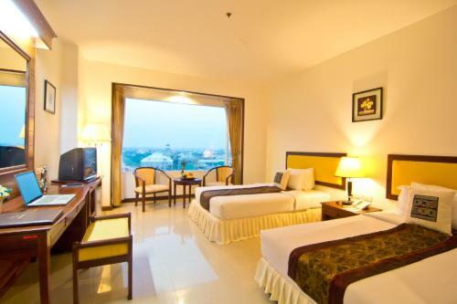 Champasak Grand Hotel