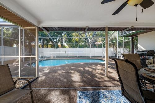 3 Bedroom Pool Home Less Than 5 Miles To Beaches Home
