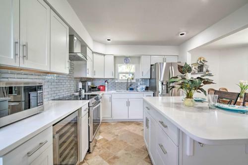Newly Remodeled Gem On Homosassa River Canal!