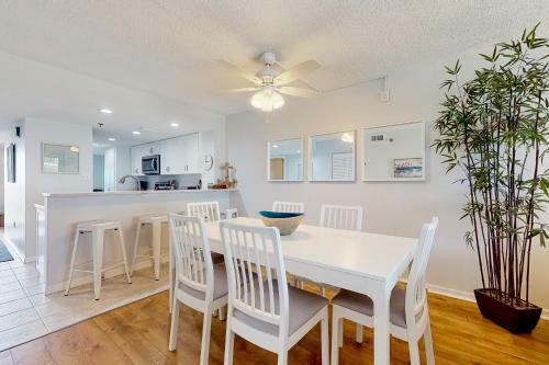 Water View 404