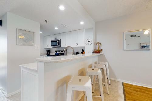Water View 404