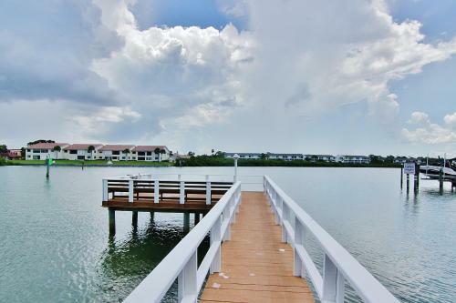 Water View 404