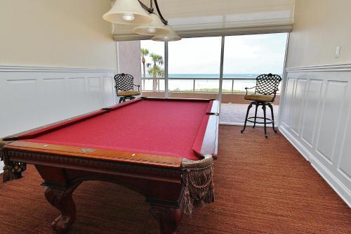 Crescent Beach Club I 14f