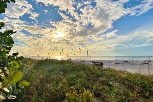 Barefoot Beach Resort A209