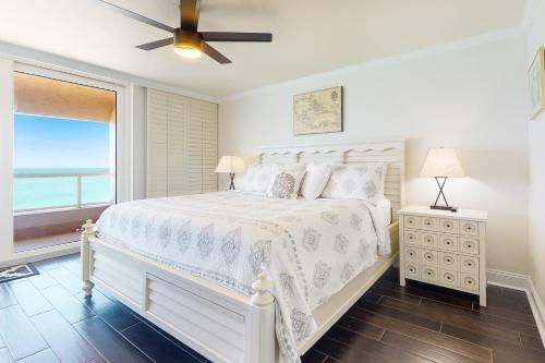 Crescent Beach Club II Phb