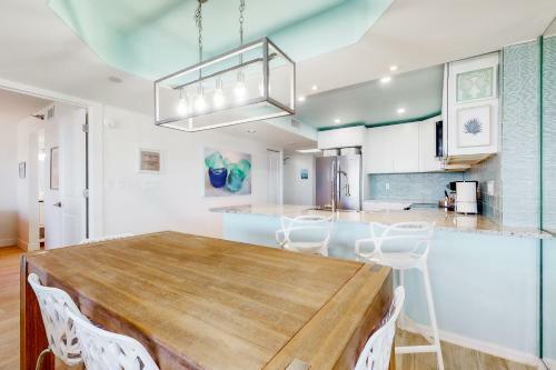 Crescent Beach Club II 3c