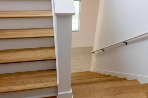 4 Bedroom Home In Downtown, 5 Min From The Beach.