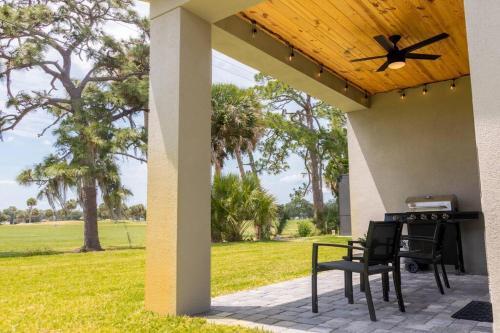 4 Bedroom Home In Downtown, 5 Min From The Beach.