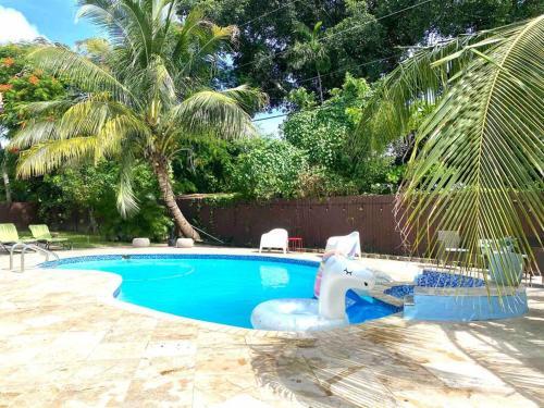 Pool & House Near Everything. Free Breakfast. Wifi.