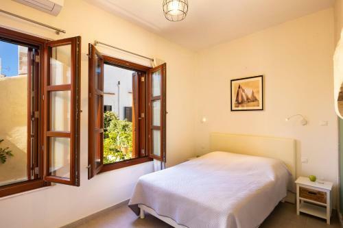 Byblos Villa Walking Distance To Everything W/heated Pool & Bbq