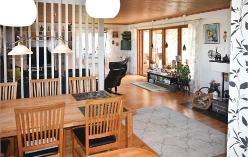 Three-bedroom Holiday Home In Vilsharad