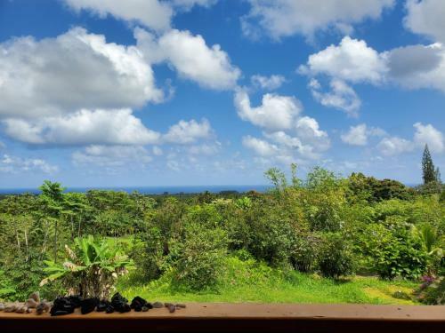 Off-grid Getaway With Ocean Views In Paradise
