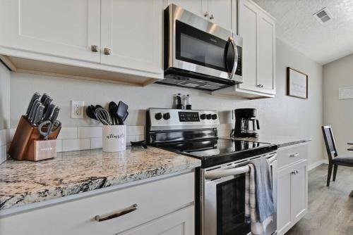 Gorgeous 3 Bedroom Private Custom Home In Central Meridian