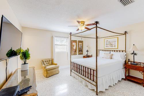 Bungalow By The Sea Unit B