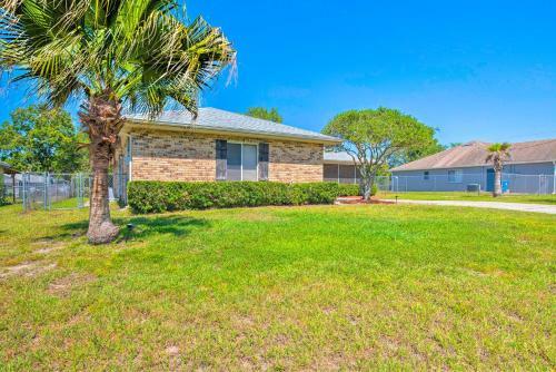 Spring Hill Bungalow With Heated Pool And Lanai!
