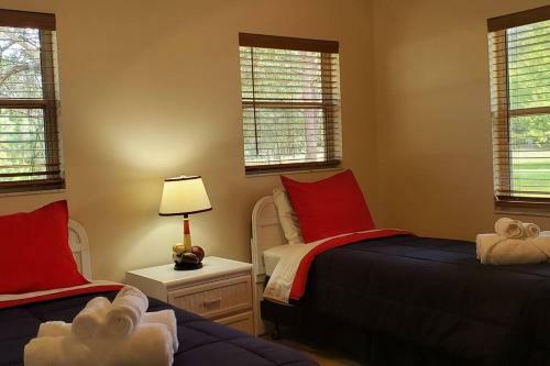 Little Ridge Ranch-west House-quiet Country Living
