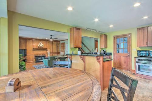 Chic Georgia Gem Less Than 2 Mi To Masters Golf Club!