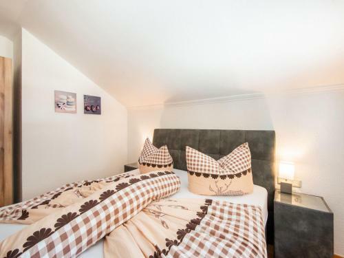 Spectacular Apartment In L�ngenfeld With 3 Balconies