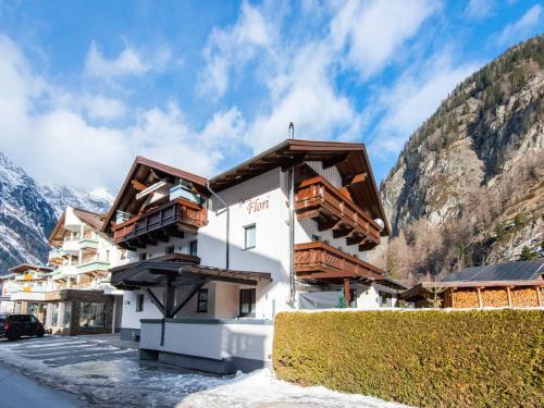 Spectacular Apartment In L�ngenfeld With 3 Balconies