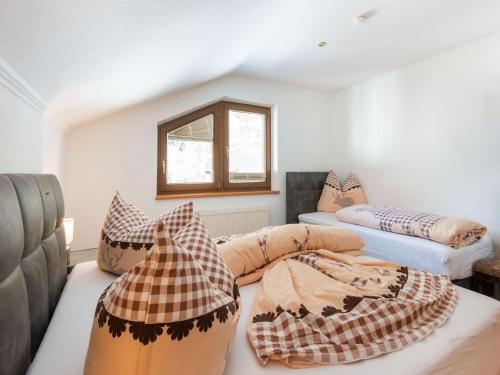 Spectacular Apartment In L�ngenfeld With 3 Balconies