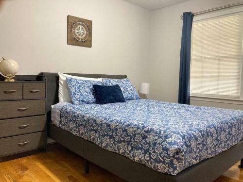 3 Bed 1.5 Bath Central Location, 11 Min To Base