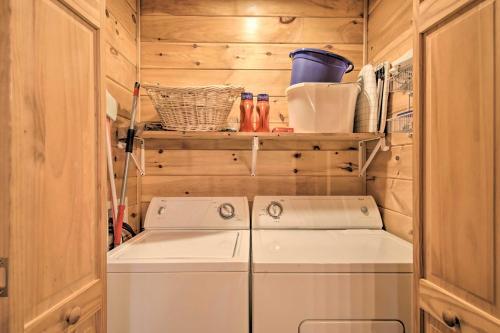 Blue Ridge Hideaway With Hot Tub 5 Mi To Dtwn!
