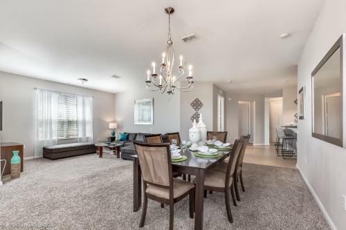 Apartamento Deluxe Condo Wlakeview, Minutes From Universal