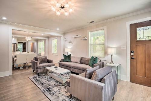Updated Atlanta Home With Yard, Patio And Grill!