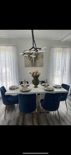 Luxe Home 1 Or 2 Bdrm With Rental Car Option