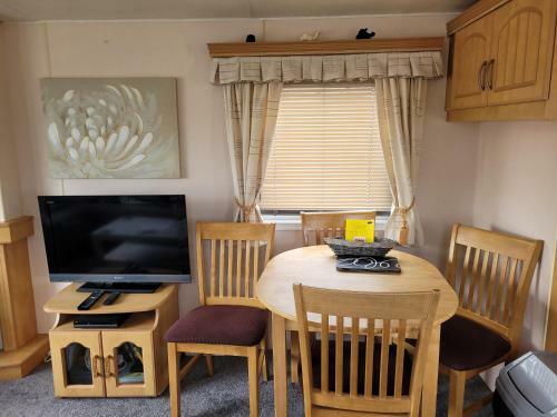 8 Berth On Sealands Everglade III