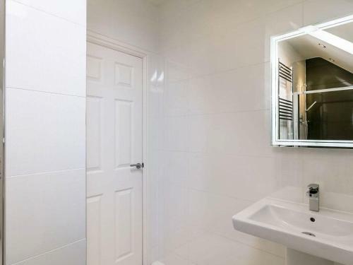 Carus Town House No 6