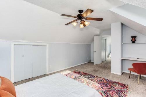 Wow! Spacious Retreat & Amazing Yard 2400+4bd/3bth