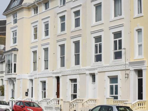Pass The Keys Modern Seafront Apartment With Great Views Sleeps 4